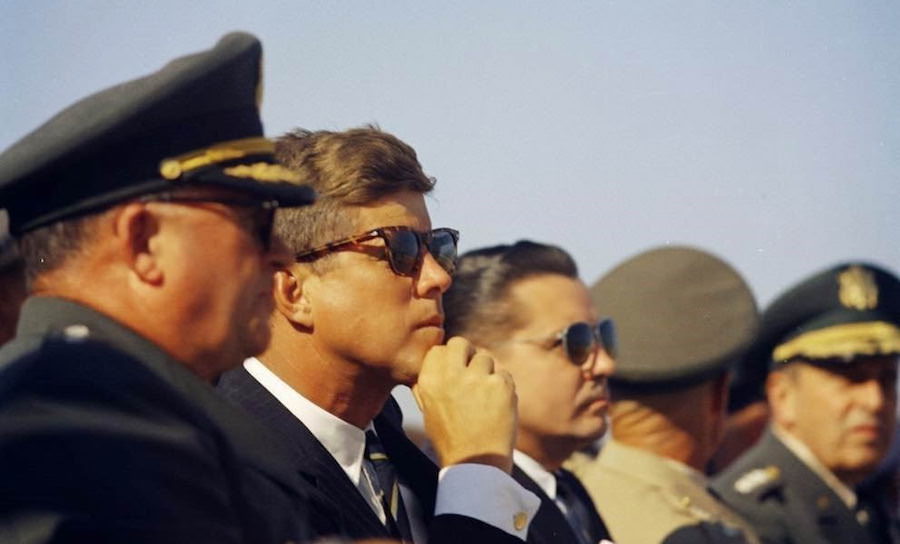 jfk-wearing-gold-cufflinks-and-tortoiseshell-sunglasses