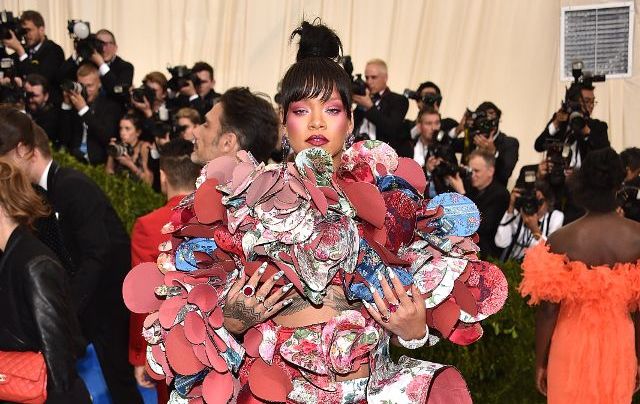 rihanna-met-gala-2017-223012-1493686692965-image.640x0c