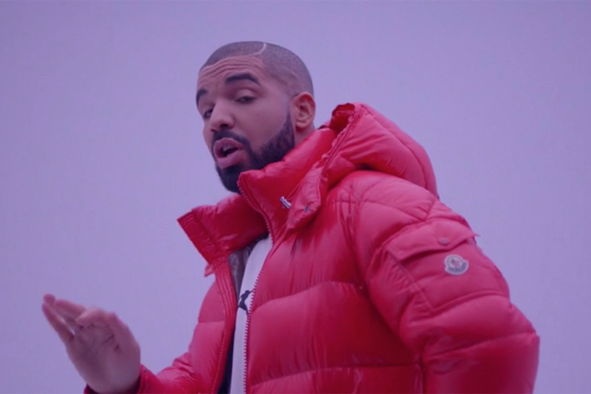 Drake《Hotline Bling》in Moncler 