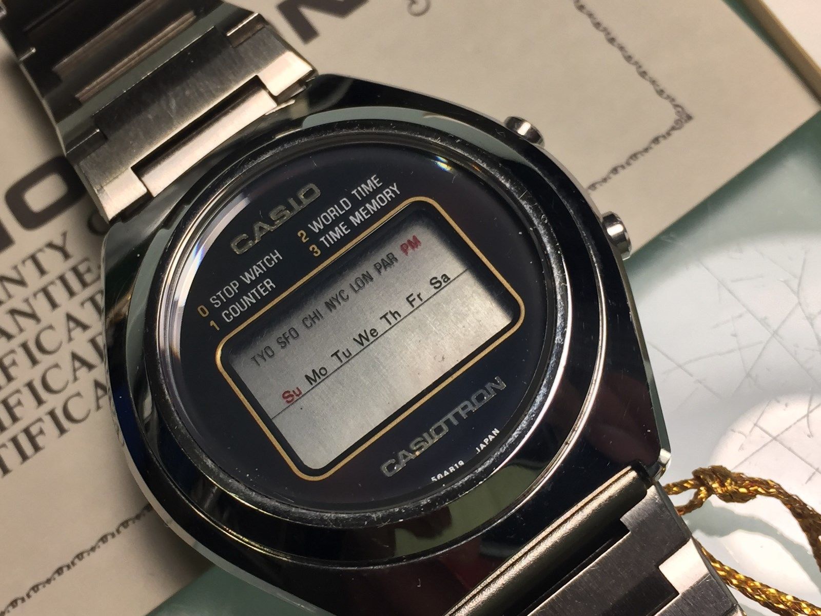 RARE CASIOTRON FIRST WORLD TIME WATCH MADE IN JAPAN