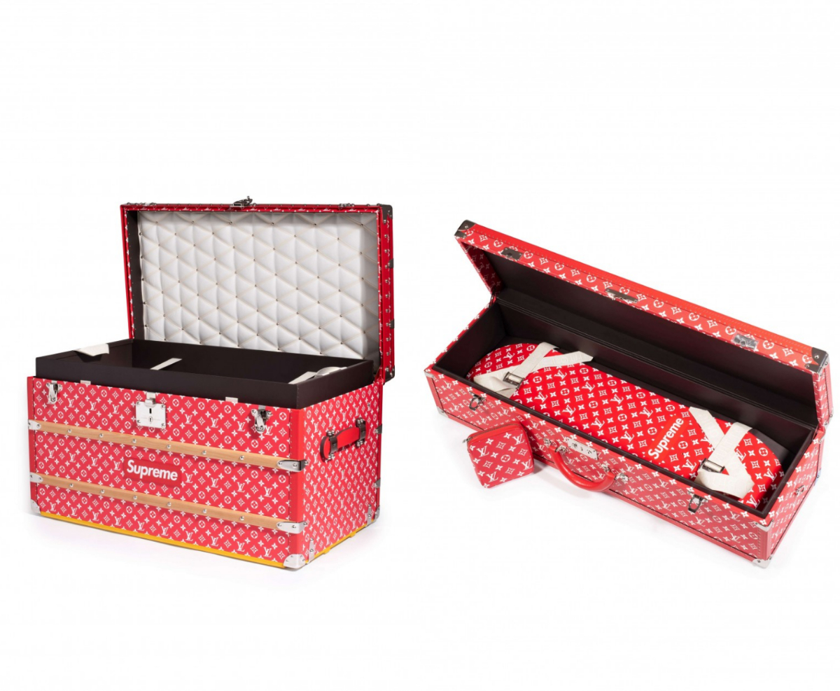 (圖左) Supreme x Louis Vuitton Malle Courrier 90 Trunk – €88,400 EUR；(圖右) Supreme x Louis Vuitton Boîte Skateboard Trunk