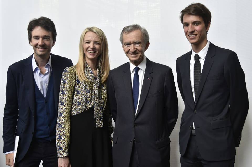 左起：二兒子 Antoine Arnault、大女兒 Delphine Arnault、集團大佬 Bernard Arnault、三子 Alexandre Arnault