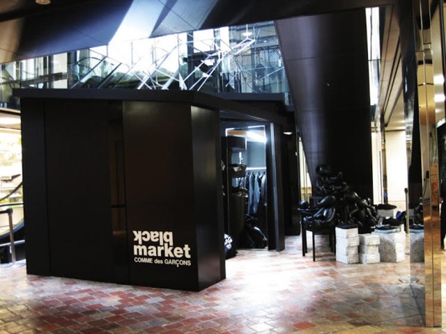 Comme des Garcons Black Market Pop-Up