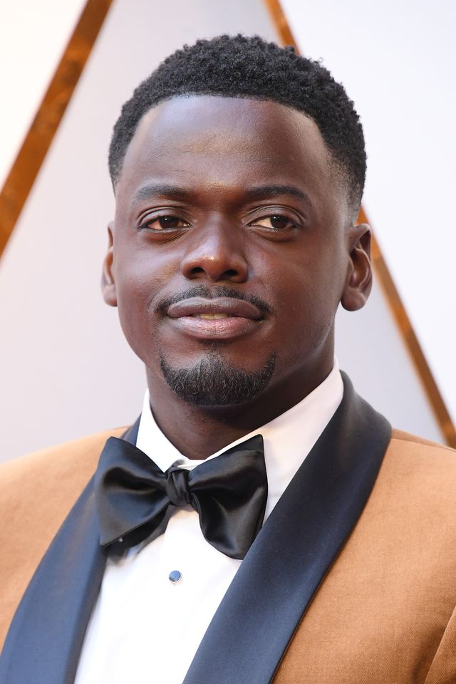 《逃出絕命鎮》的男主角 Daniel Kaluuya 也用了 Fenty Beauty 的化妝品登上奧斯卡紅毯