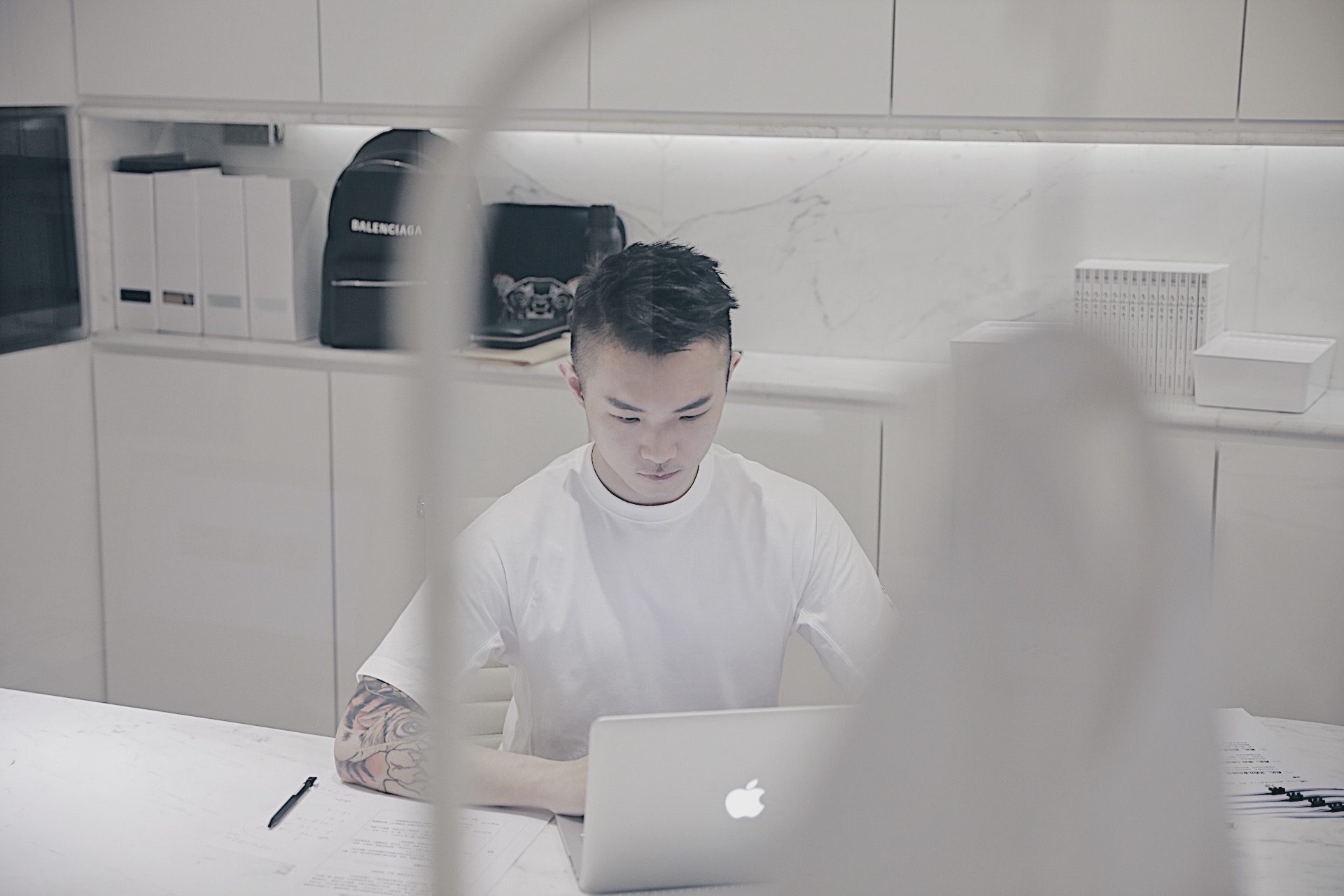 一件襯衫 創辦人黃山料 一大堆人看完我們的影片後 都決定離職 Heaven Raven Heaven Raven