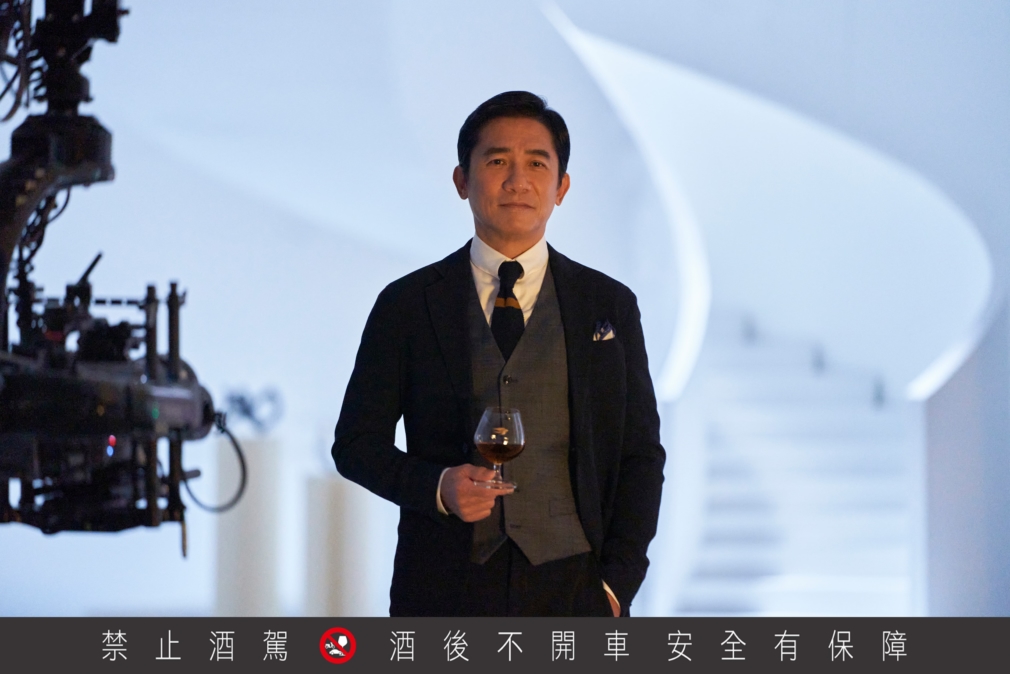 看大膽能帶我們飛多遠！兩大男神梁朝偉、彭于晏攜手馬爹利放膽演繹「人生是場飛翔」的領銜精神！